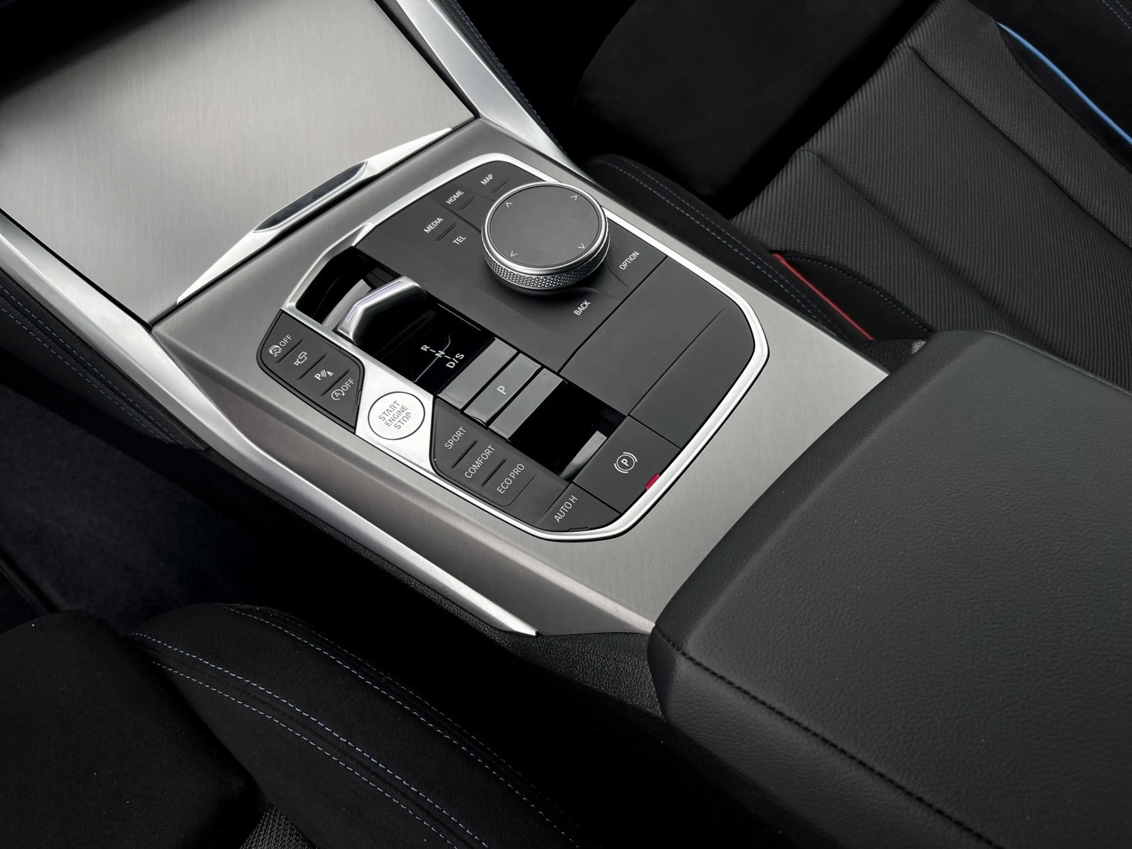 BMW 240 M240i xDrive Coupé — photo 10