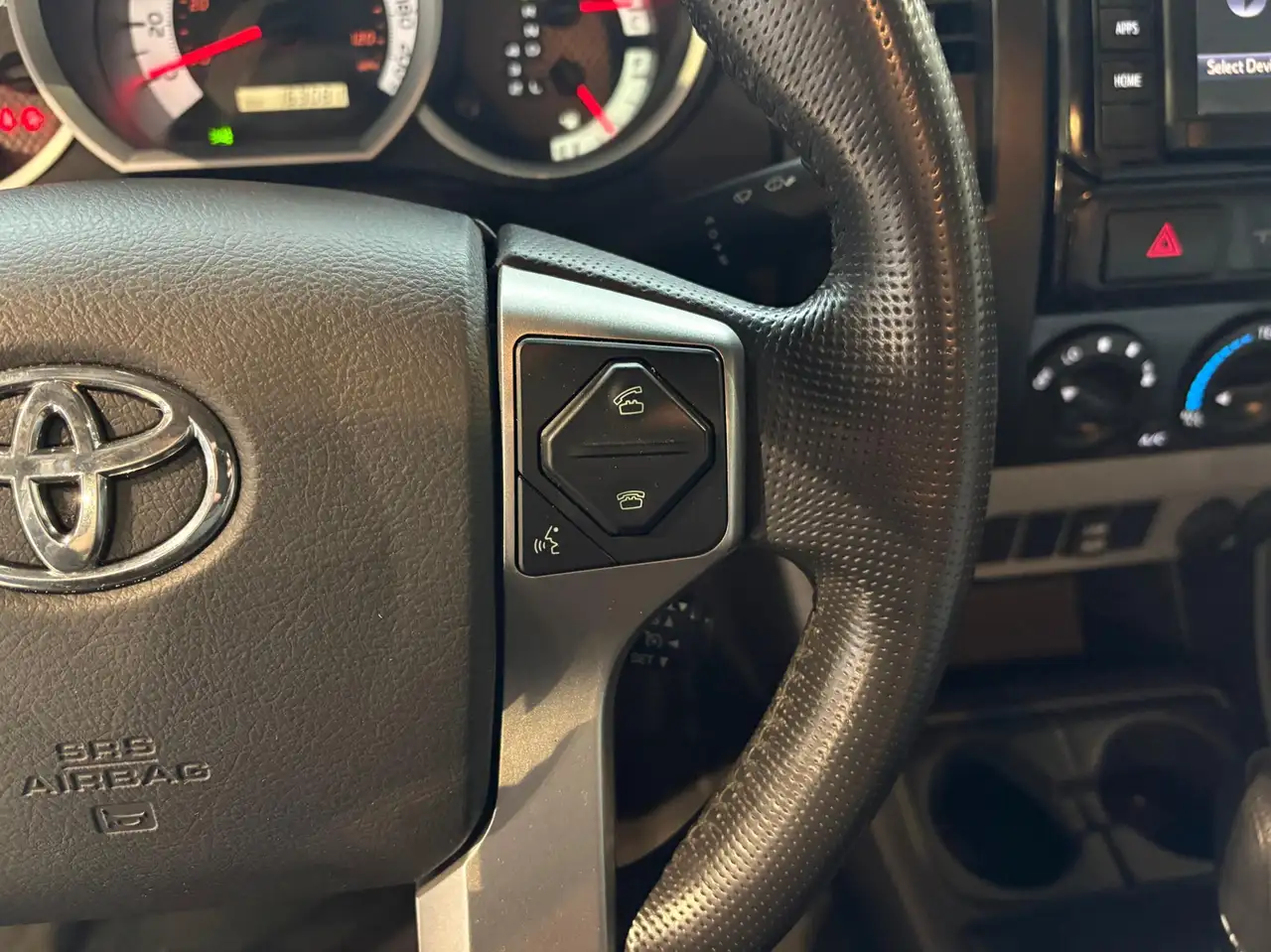 Toyota Tacoma снимка Toyota Tacoma