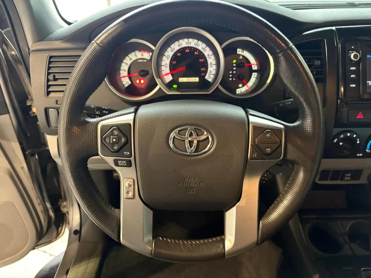 Toyota Tacoma снимка Toyota Tacoma