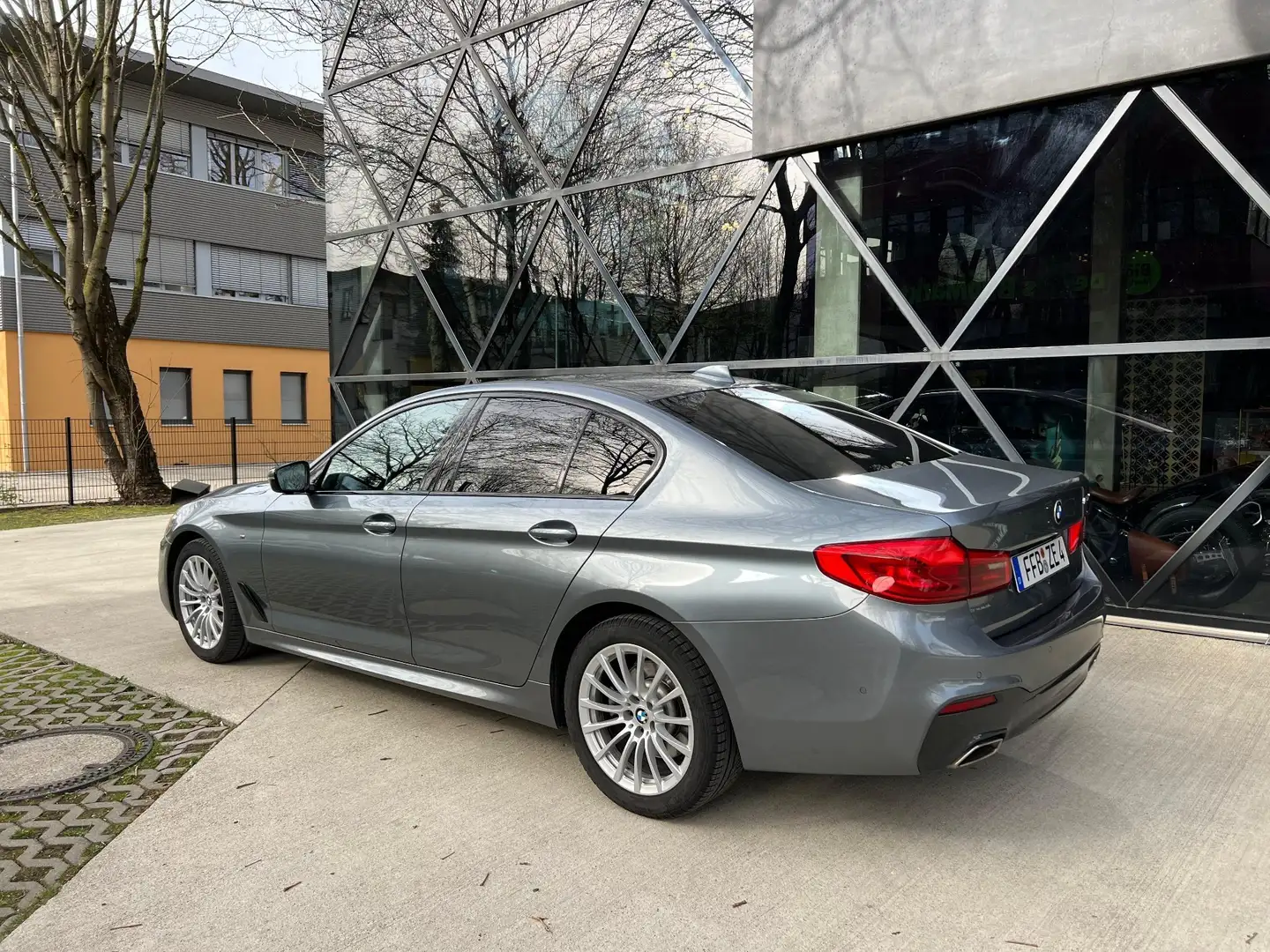 BMW 520 520 d M Sport Grey - 2