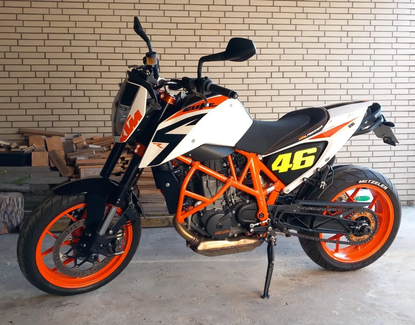 KTM 690 Duke Orange - 2