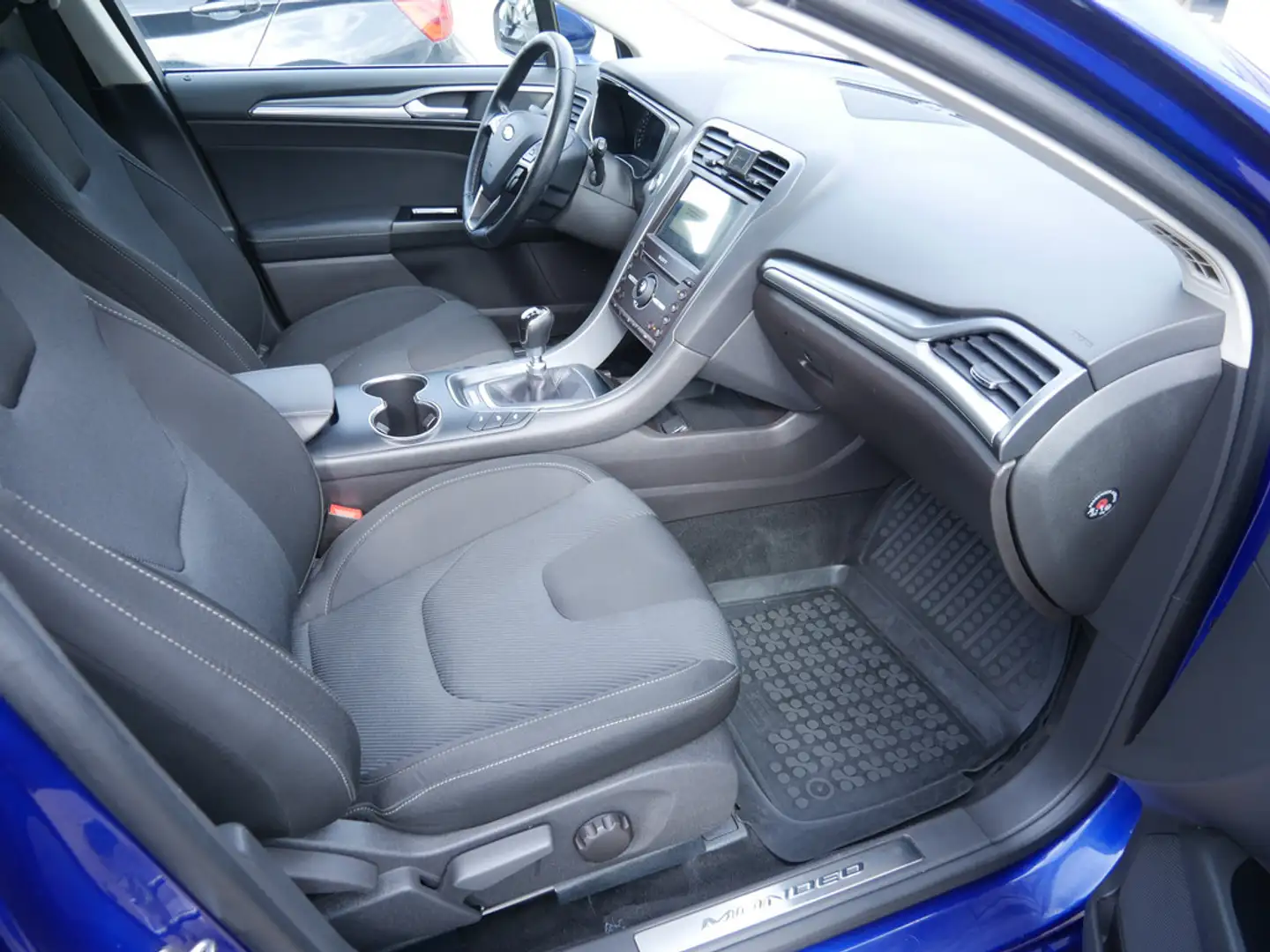 Ford Mondeo Limousine 1.5 TDCi Titanium SHZ NAVI Blau - 2