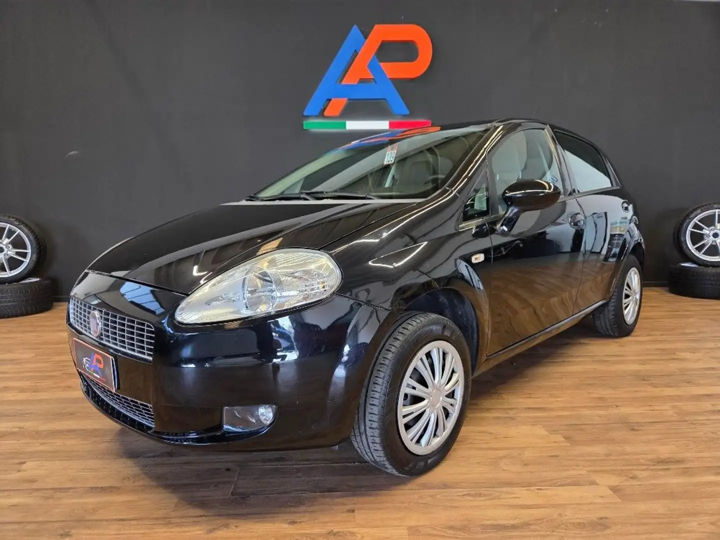 Fiat Grande Punto 1.4 5 porte Dynamic Natural Power Nero - 1