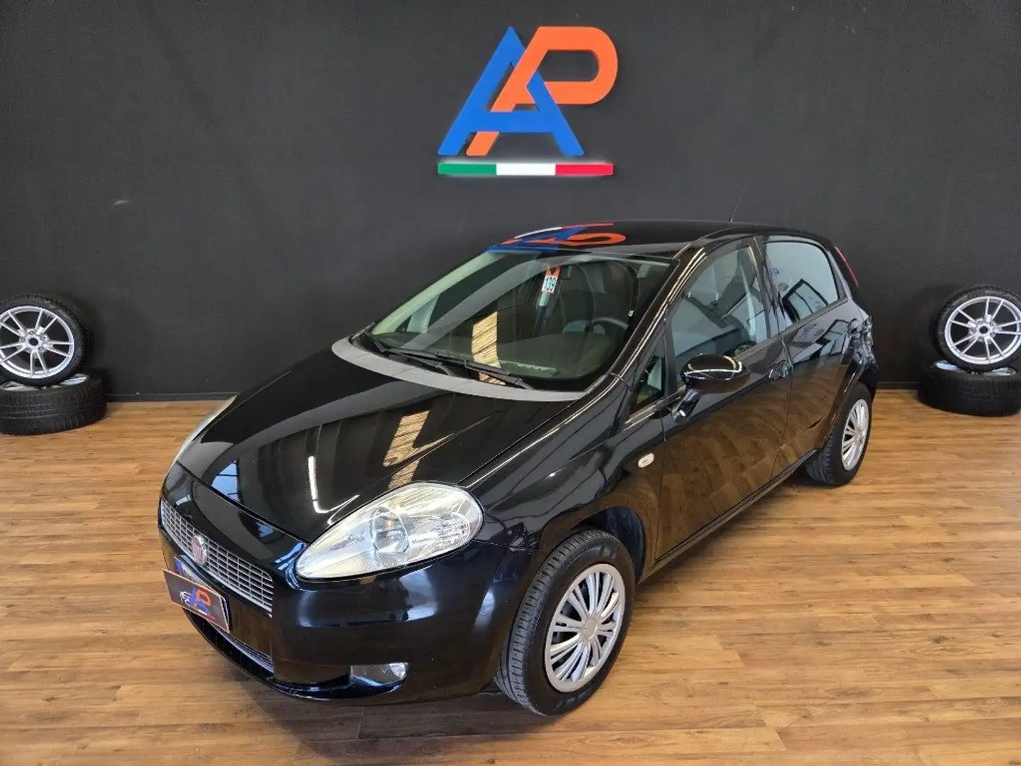 Fiat Grande Punto 1.4 5 porte Dynamic Natural Power Nero - 2
