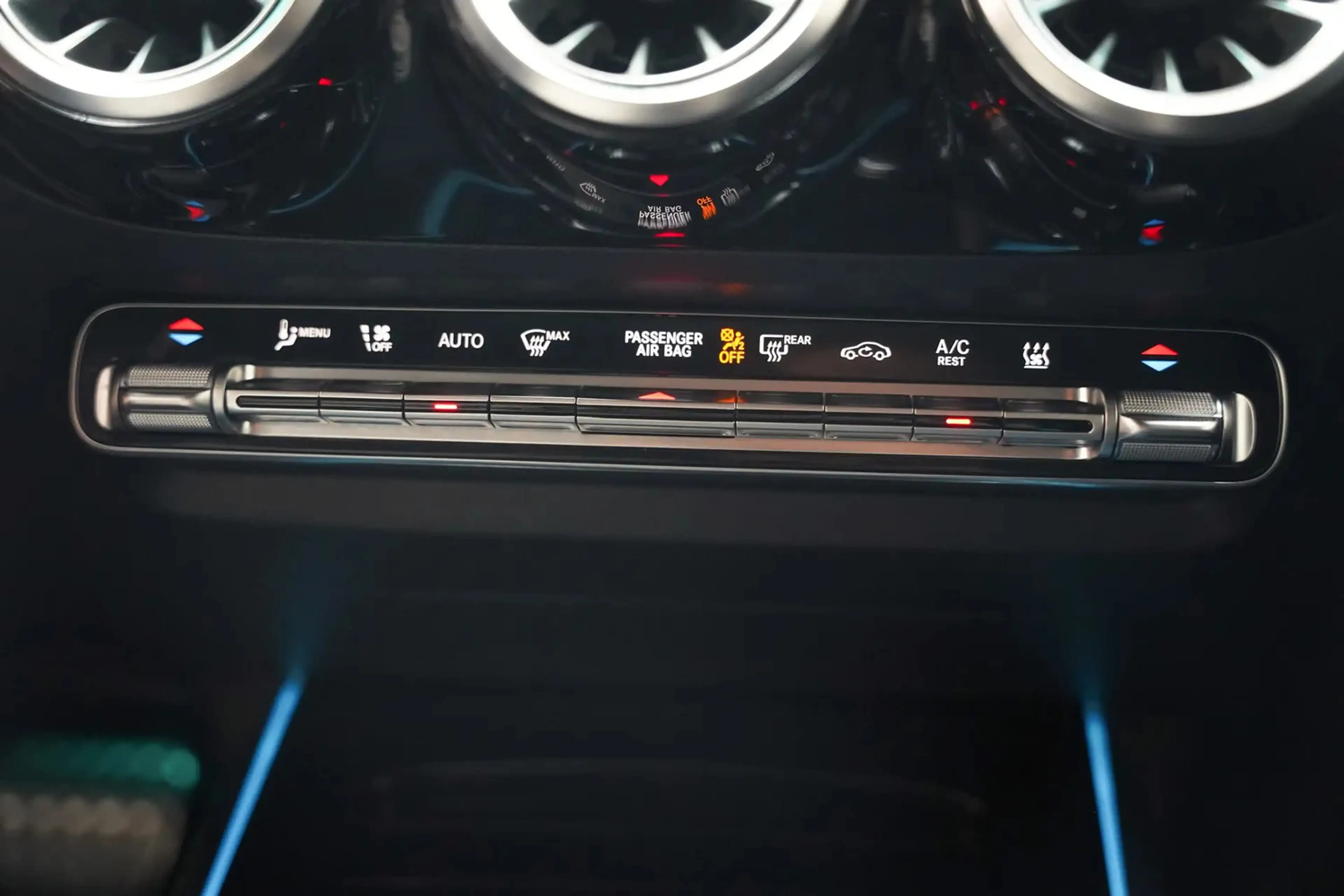 Mercedes-Benz GLA 250 250e AMG Line Aut. [ Panoramadak Sfeerverlichting — photo 9