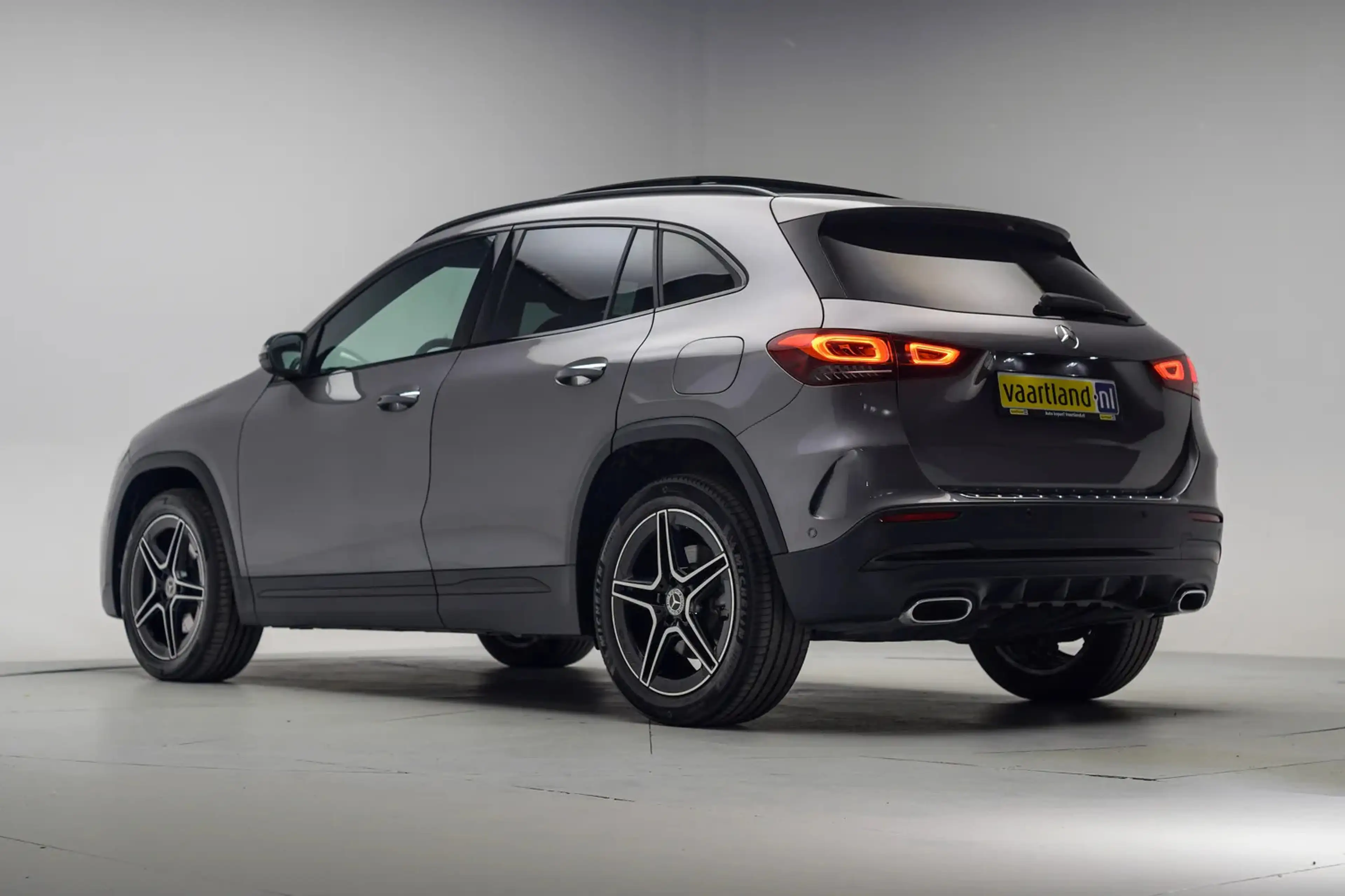 Mercedes-Benz GLA 250 250e AMG Line Aut. [ Panoramadak Sfeerverlichting — photo 3