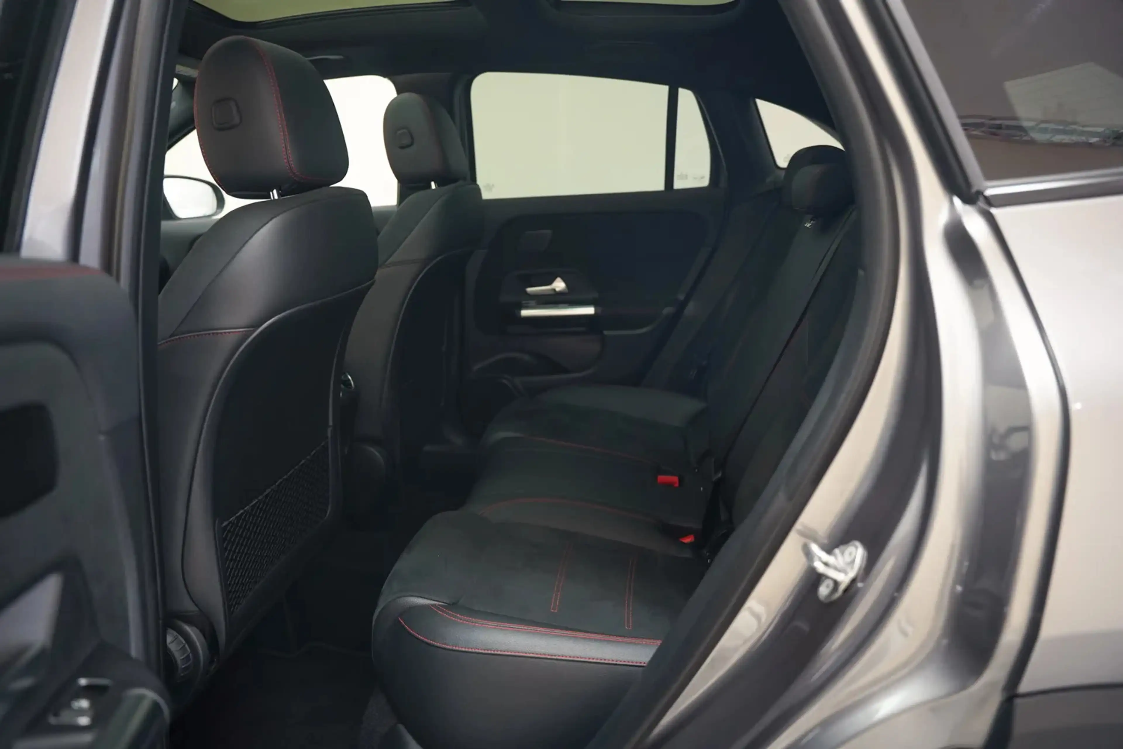 Mercedes-Benz GLA 250 250e AMG Line Aut. [ Panoramadak Sfeerverlichting — photo 13