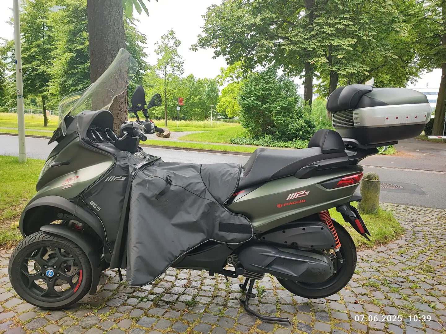 Piaggio MP3 350 Sport Vert - 2