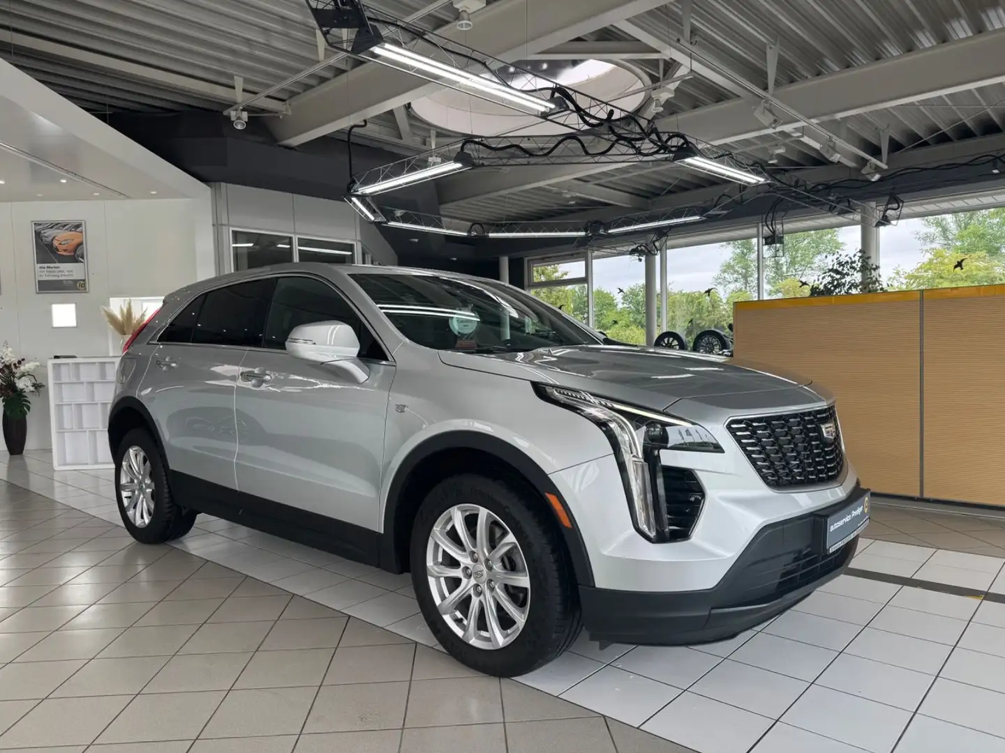 Cadillac XT4 Sport AWD*LED*KAMERA*BOSE*ALLRAD* Plateado - 2