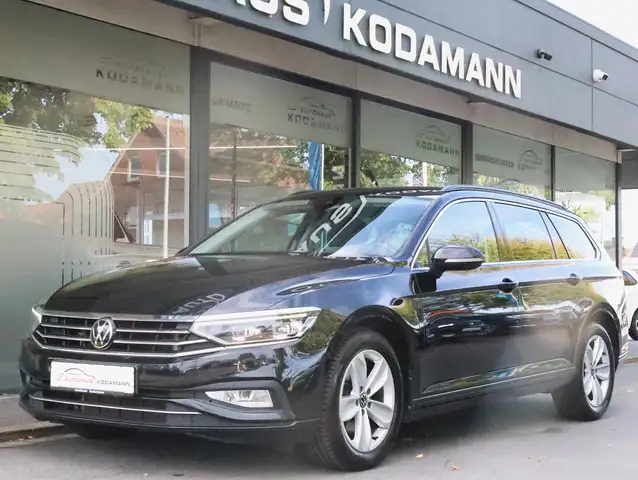 Volkswagen Passat view 6