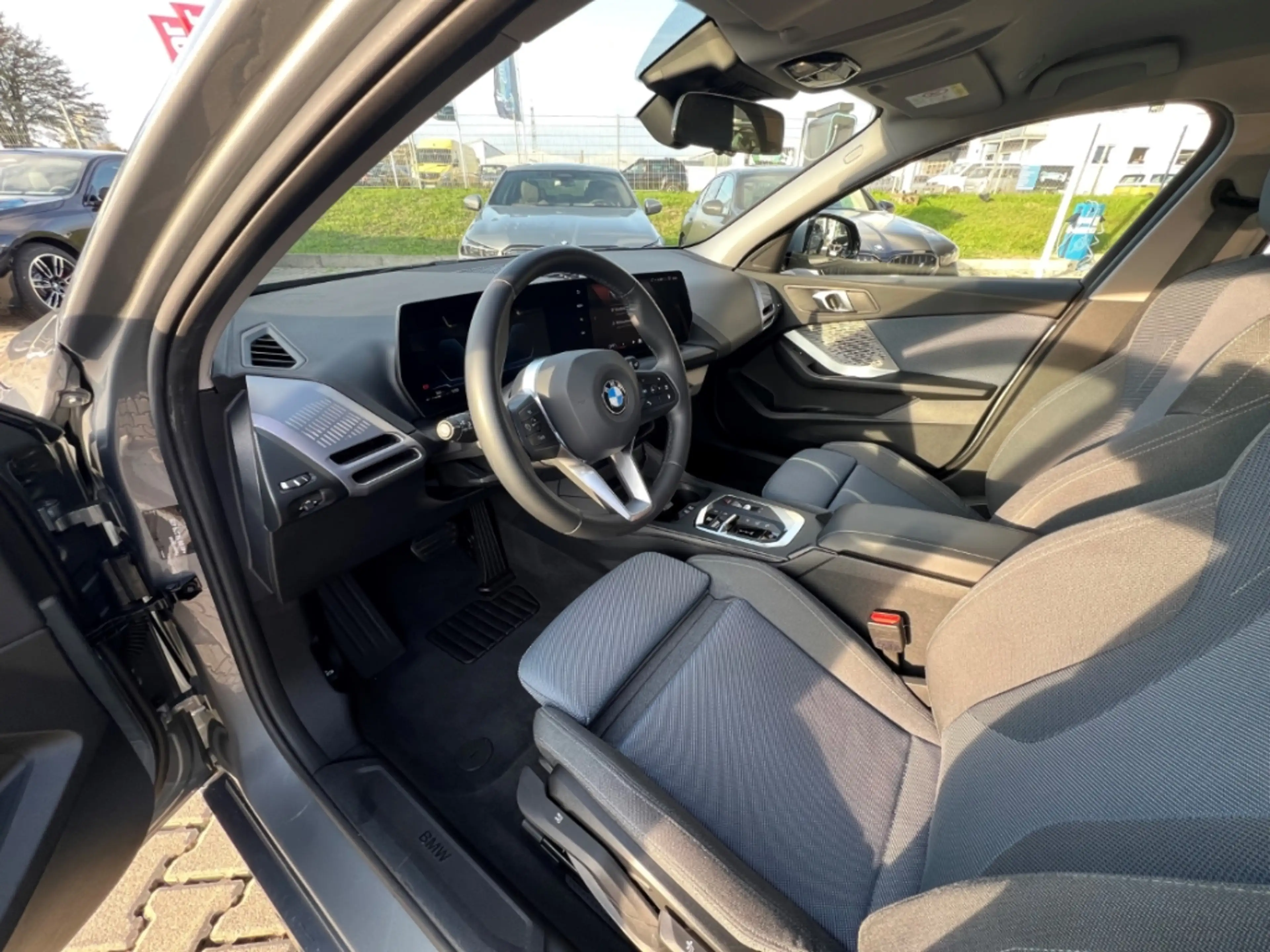 BMW 120 A Limousine Navi Digitales Cockpit LED Apple CarPl — photo 12