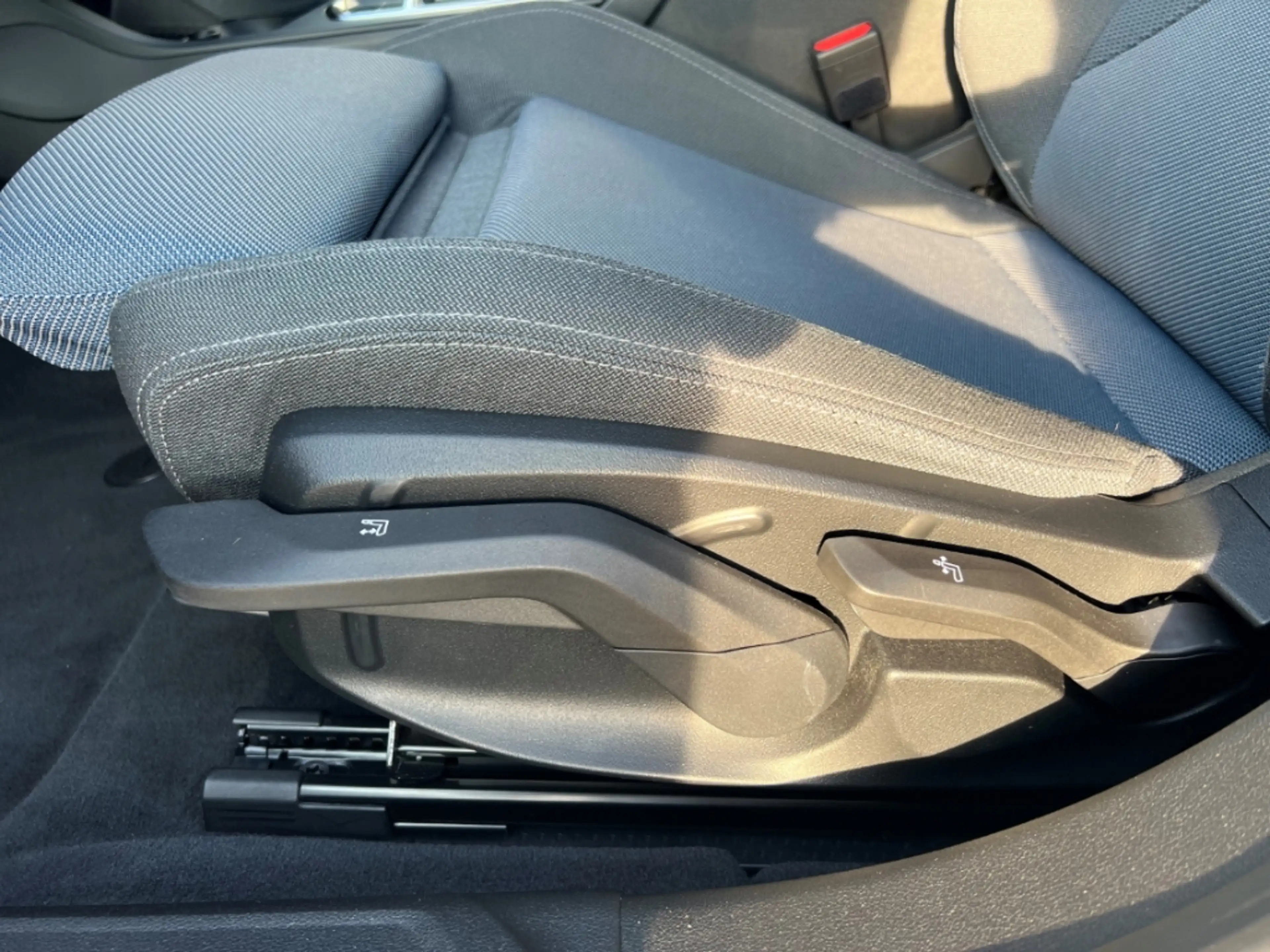 BMW 120 A Limousine Navi Digitales Cockpit LED Apple CarPl — photo 14
