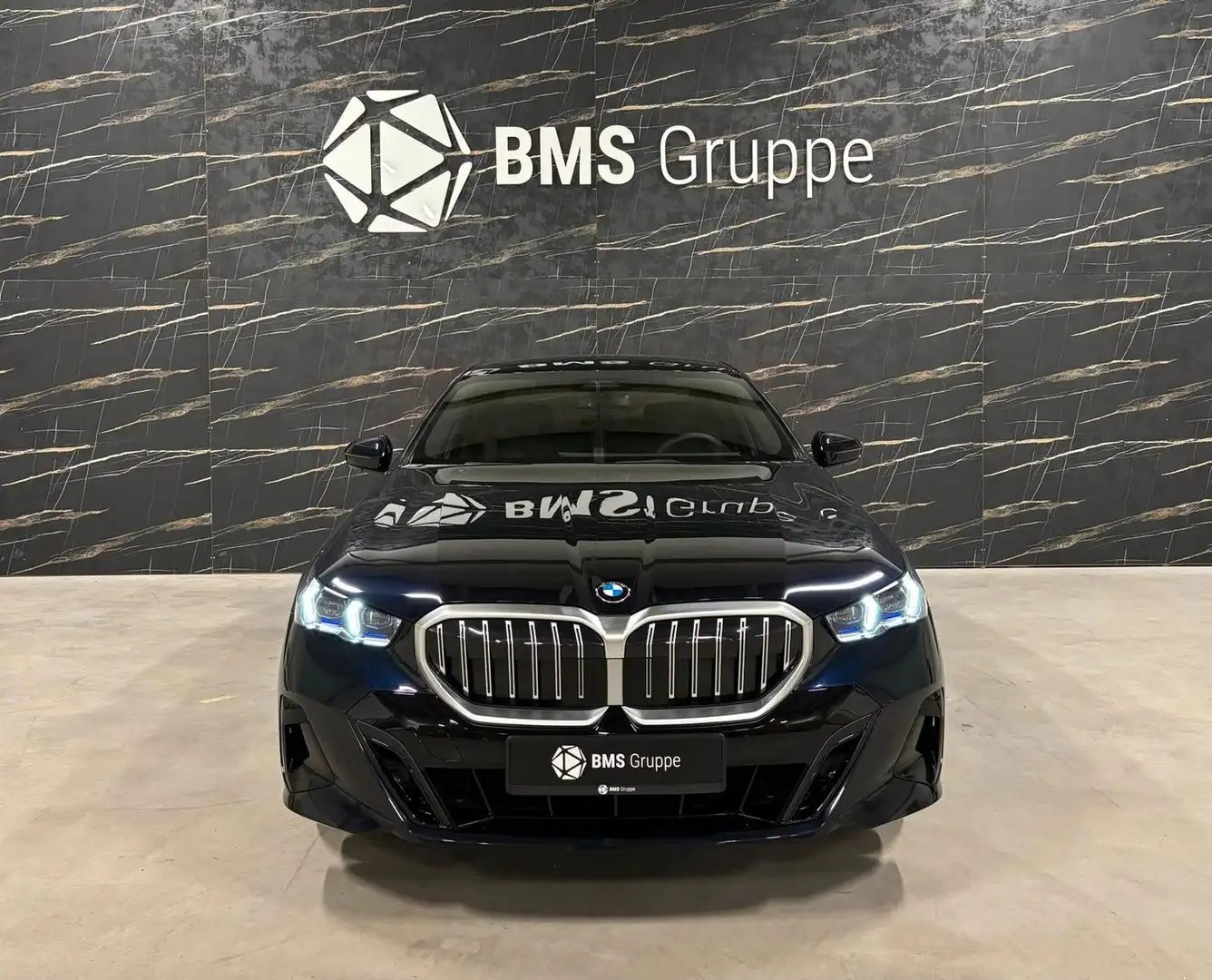 BMW 520 d xDrive / M Sport Schwarz - 2