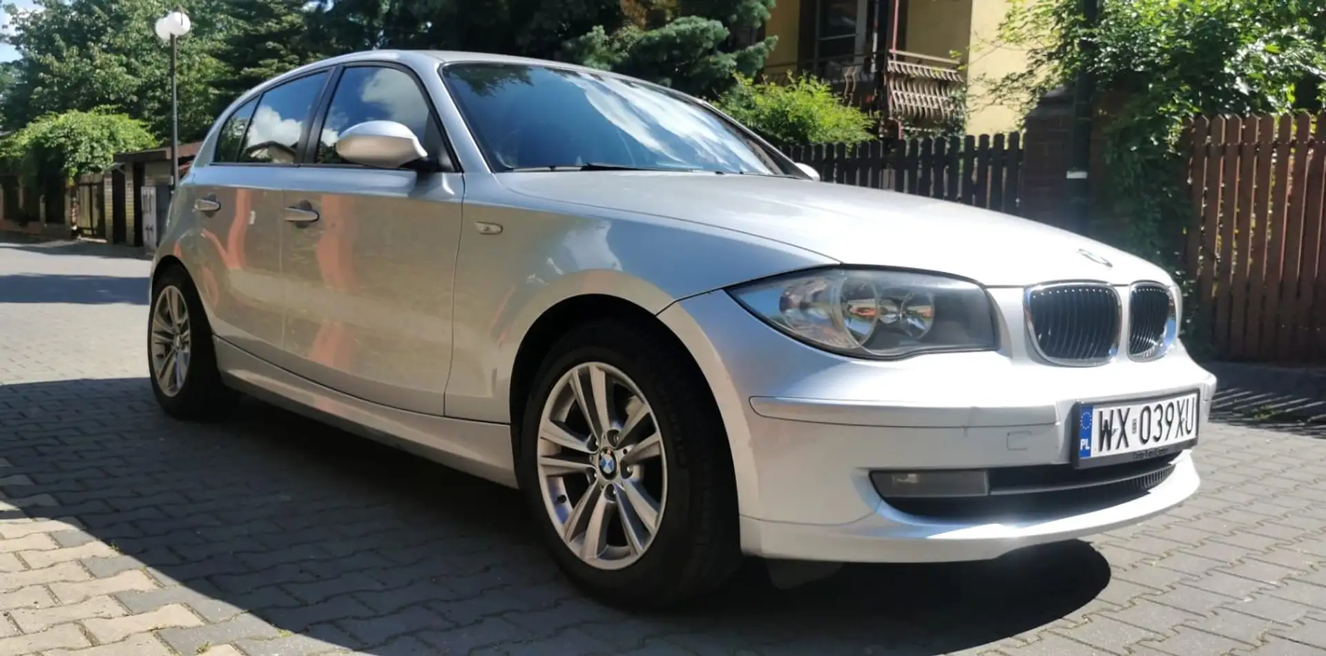 BMW 120 e87 Serie 1 UNFALLFREI Silber - 2