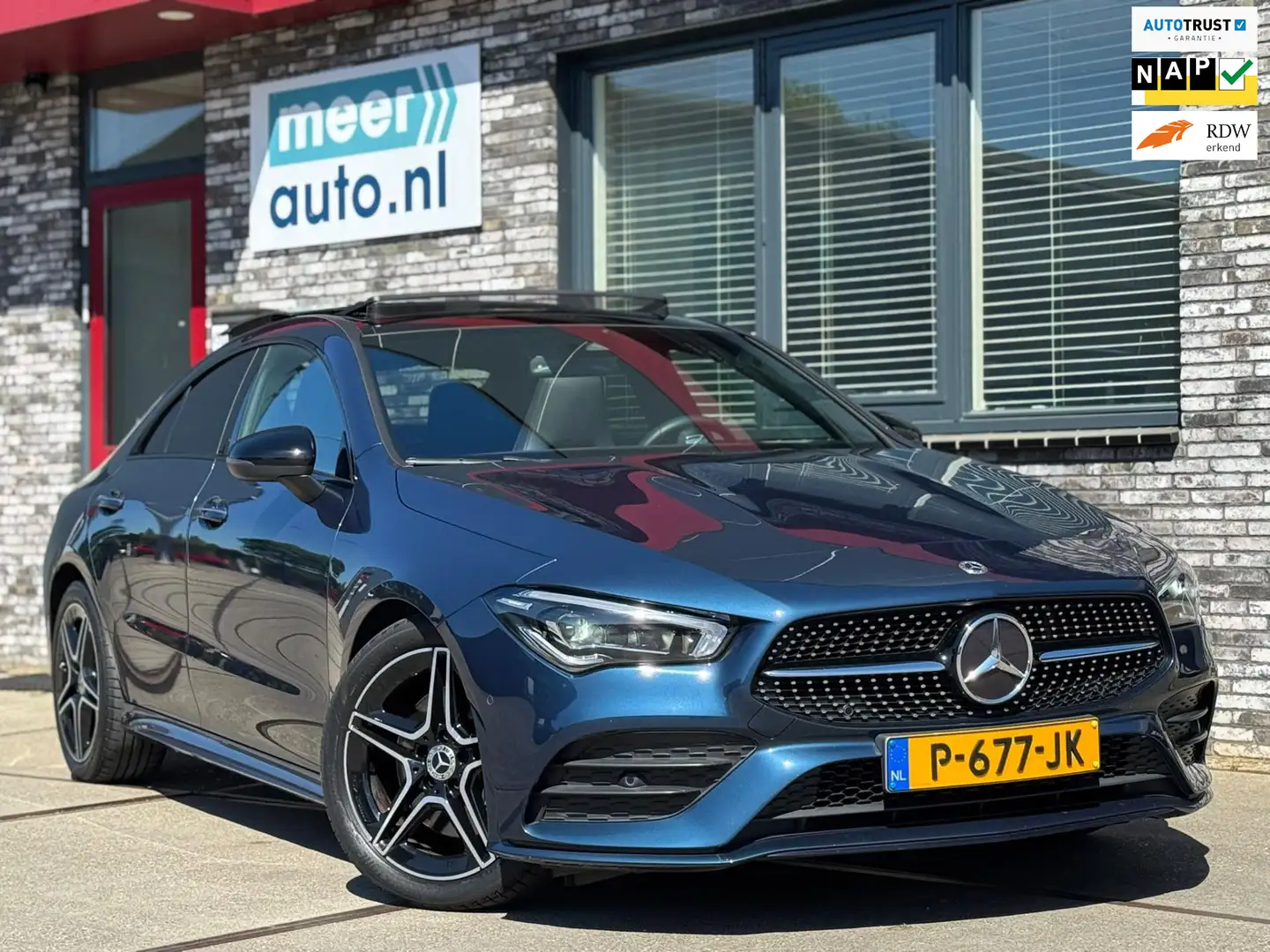Mercedes-Benz CLA 200 Bus Solution AMG PANO l SFEER l MATRIX l CAMERA l Bleu - 1