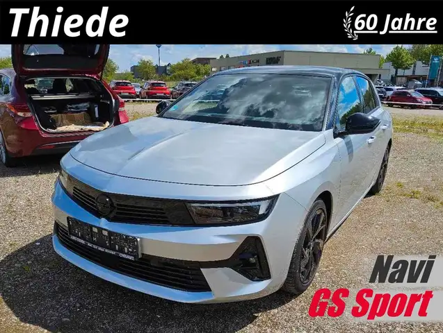 Opel Astra main image