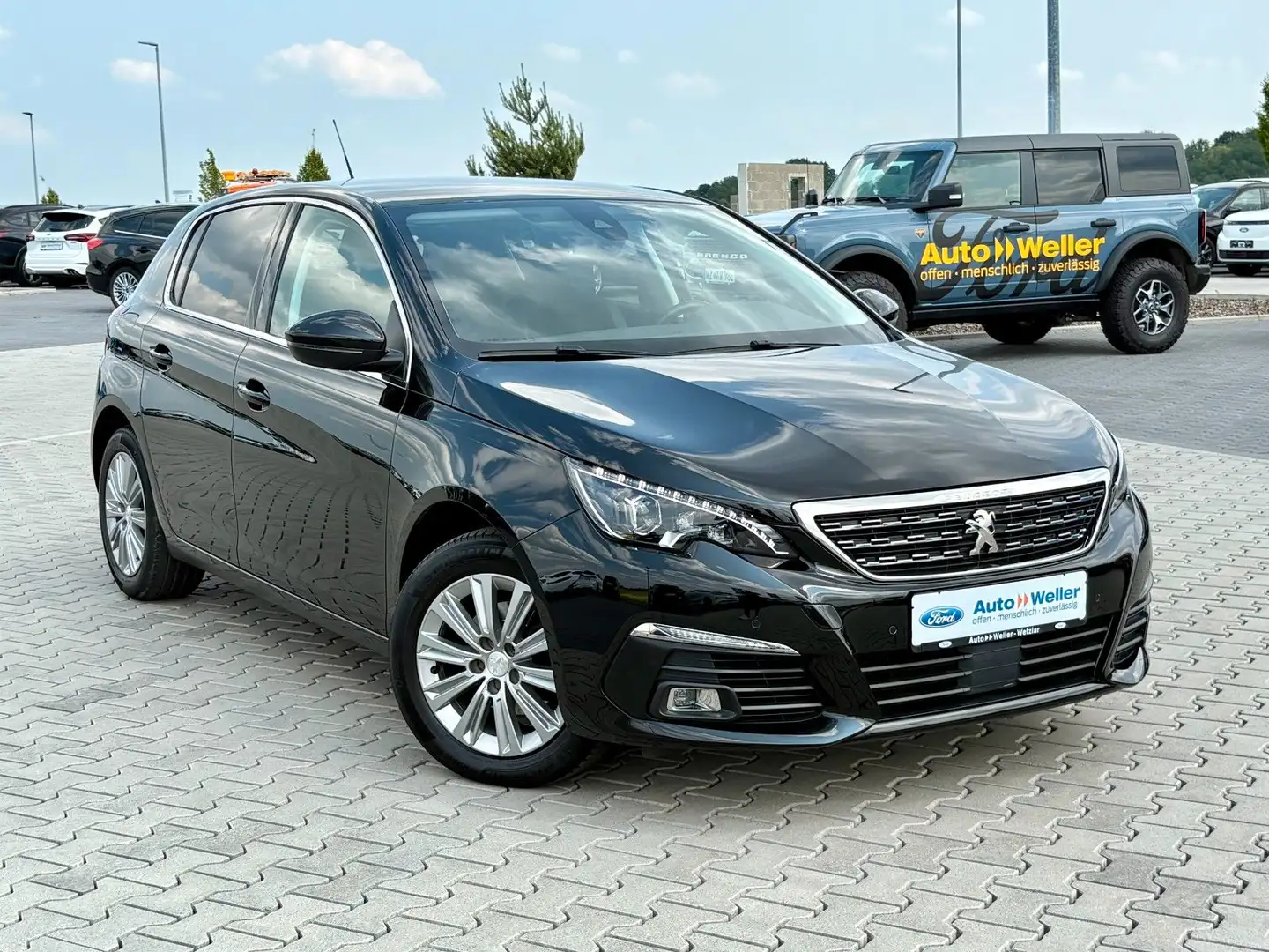 Peugeot 308 Allure Pack 1.5 BlueHDi Automatik LED ACC Schwarz - 2