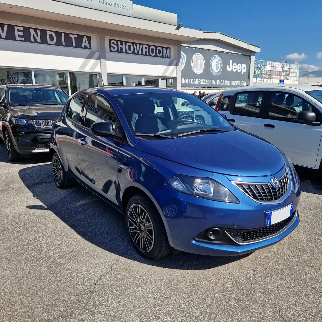 Lancia Ypsilon 1.0 FireFly 5 porte S&S Hybrid Silver Plus Blu/Azzurro - 1