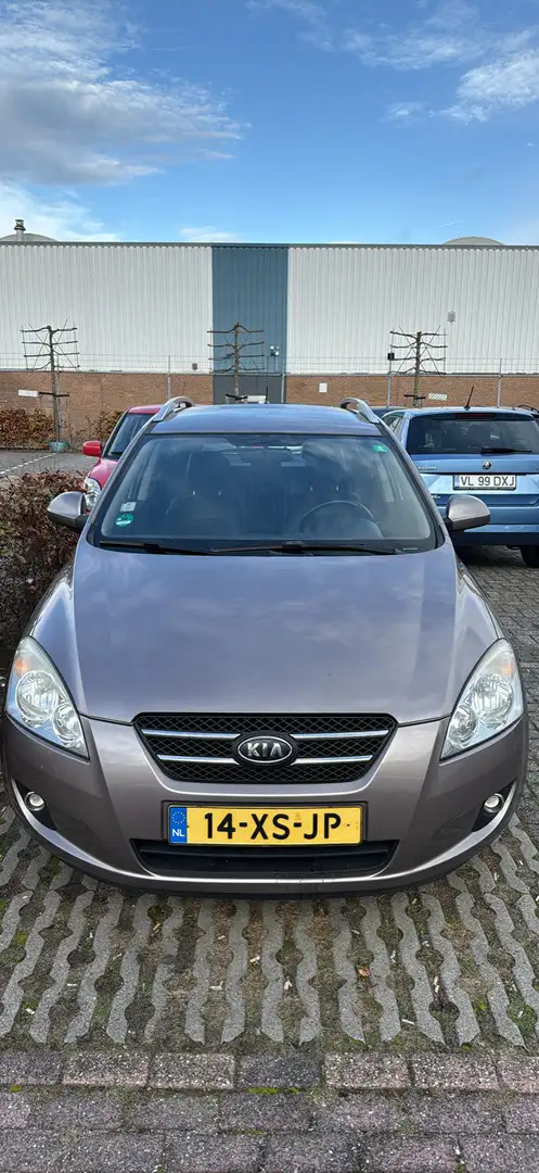 Kia Ceed / cee'd 1.6 X-ecutive Beige - 1