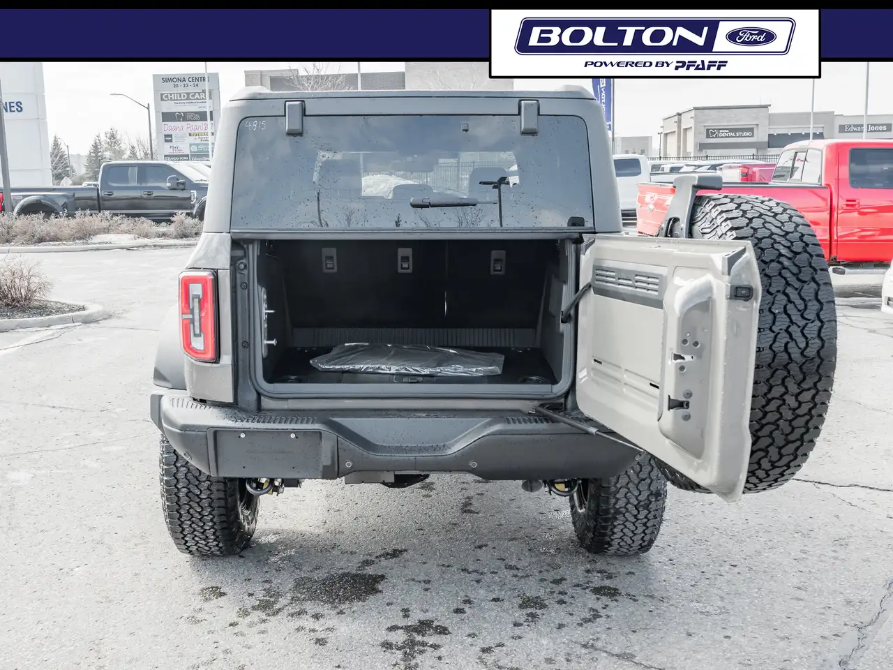 Ford Bronco снимка Ford Bronco