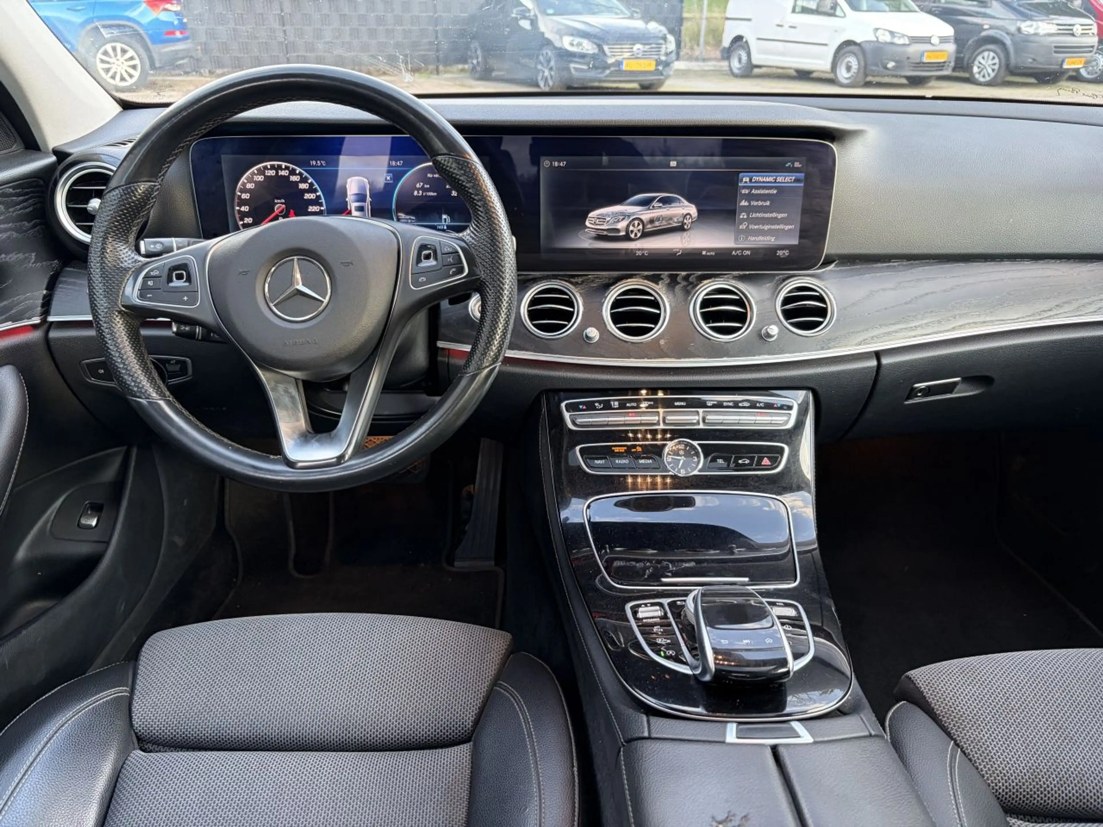Mercedes-Benz E 350 350d Premium Plus AUTOMAAT sedan — photo 11