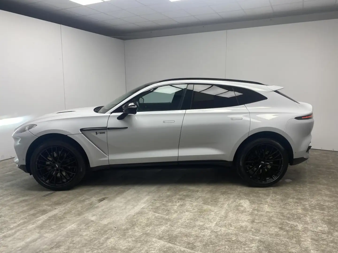 Aston Martin DBX 4.0 1/500 Leder Einparkhilfe Sitzheizung Weiß - 2