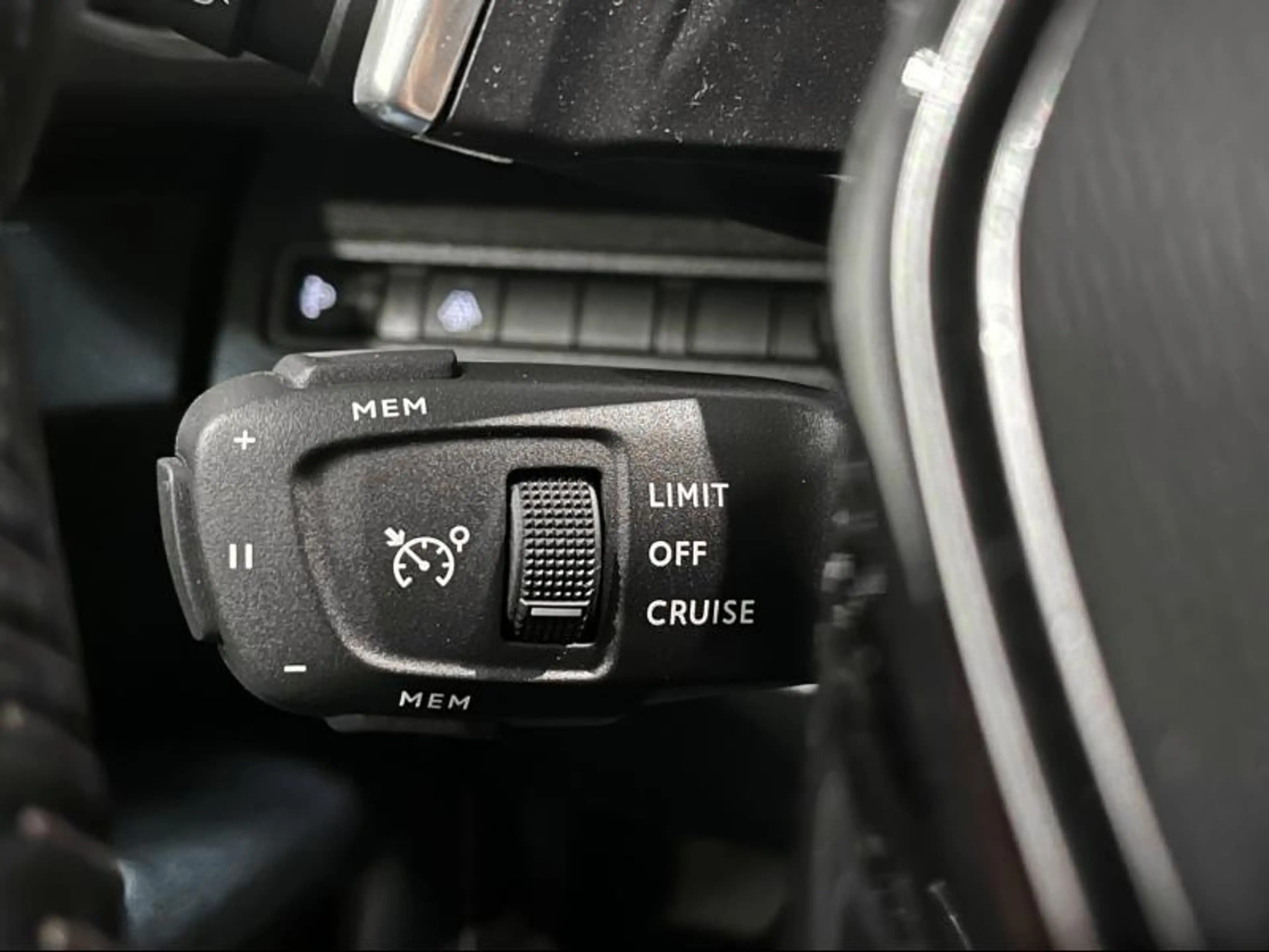 Peugeot 5008 Active Pack | 7 ZIT | — photo 25