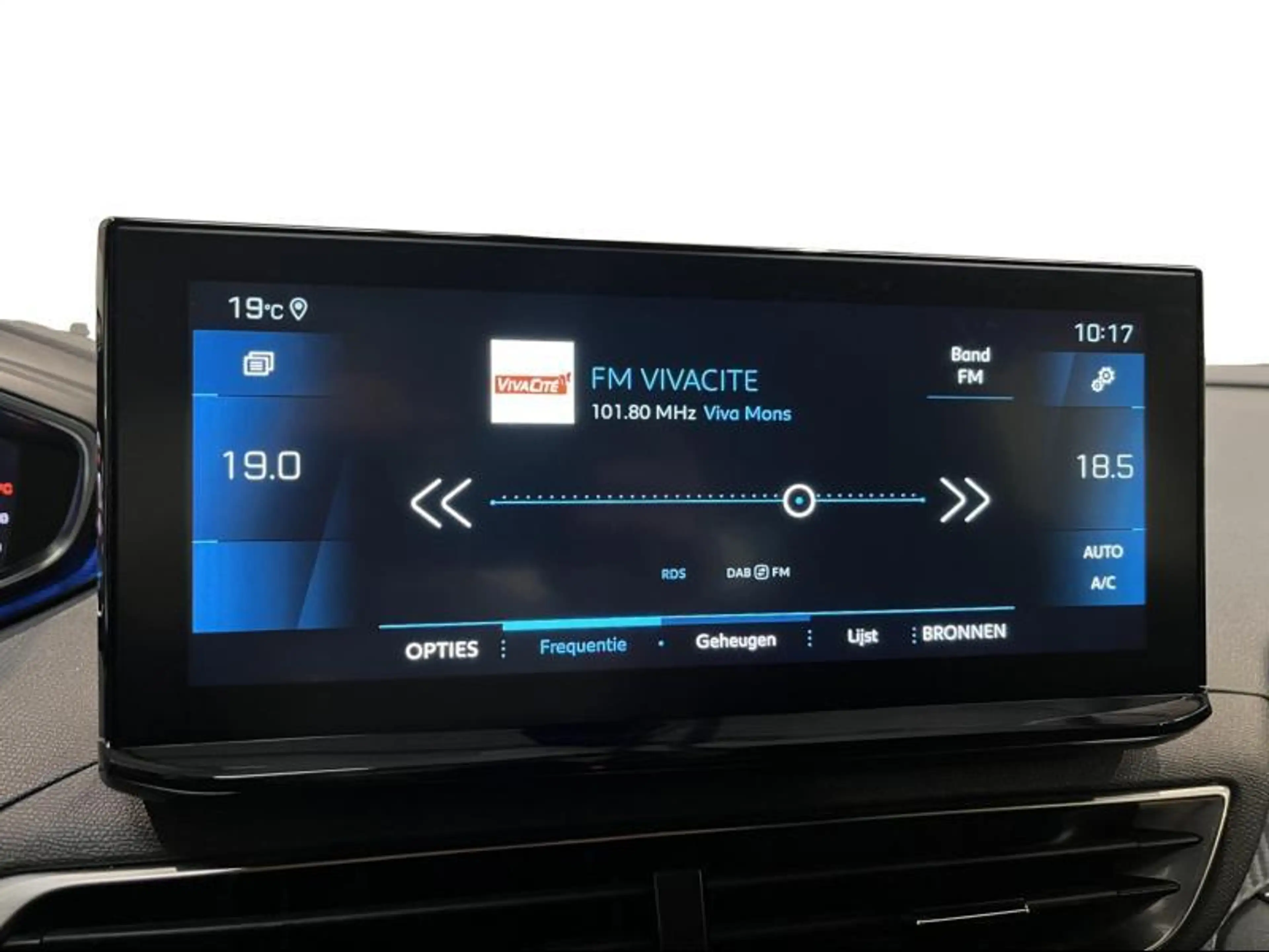 Peugeot 5008 Active Pack | 7 ZIT | — photo 32
