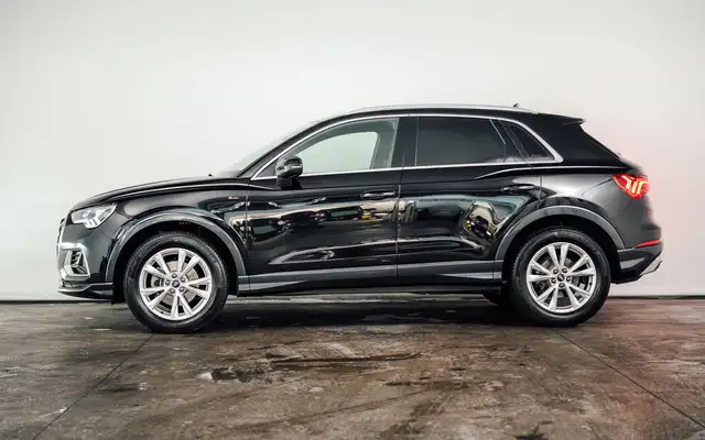 Audi Q3 view 2