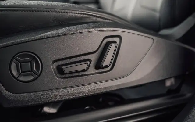 Audi Q3 view 13