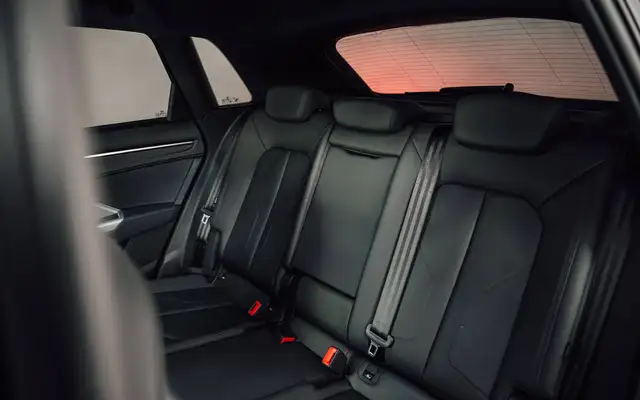 Audi Q3 view 9