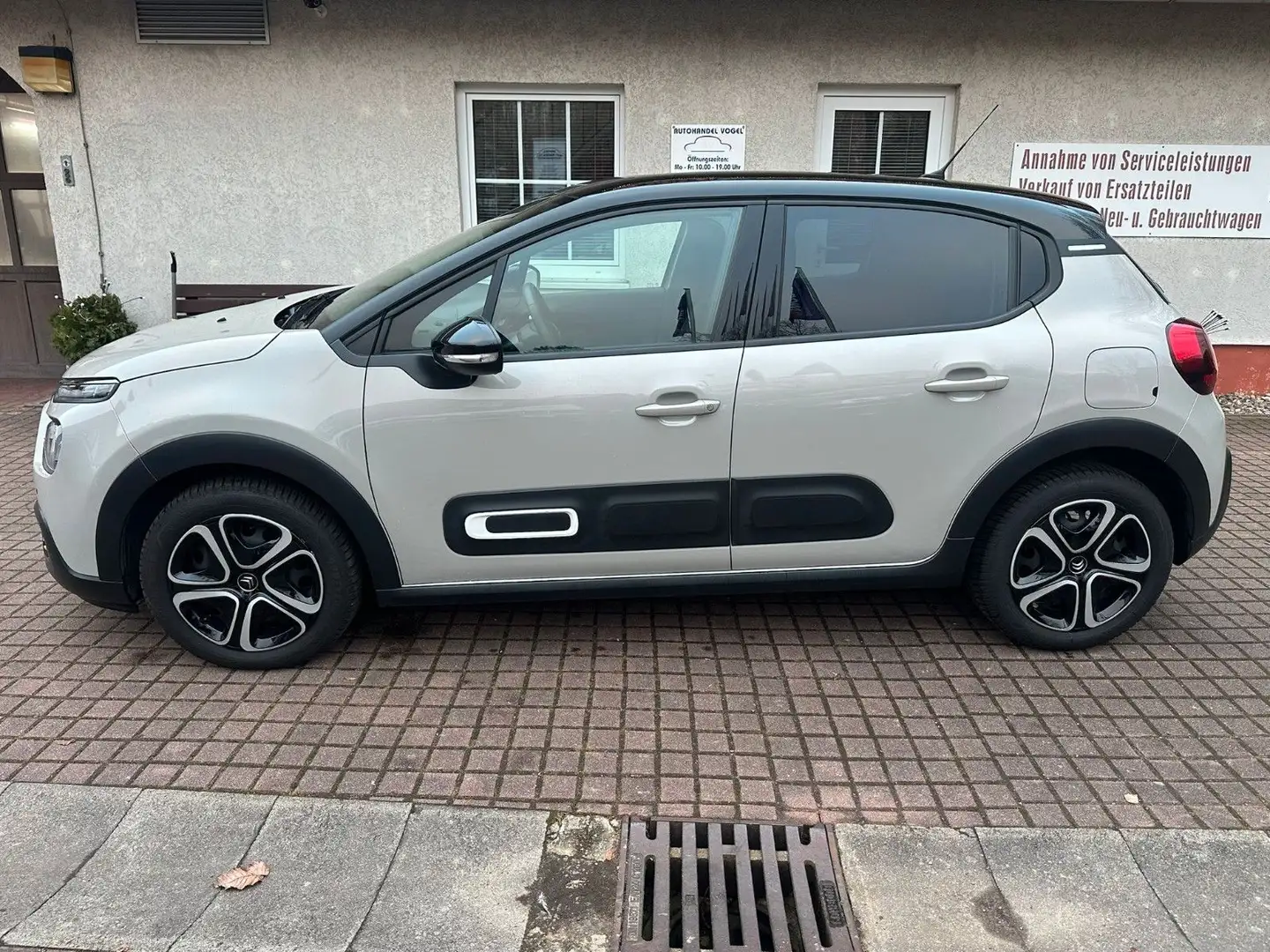 Citroen C3 Shine Pack*AUTOM.*LED*SITZHZG*WENIG KM* Grau - 2