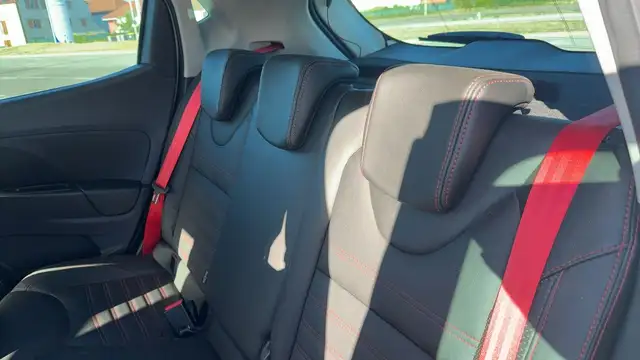 Renault Clio view 9