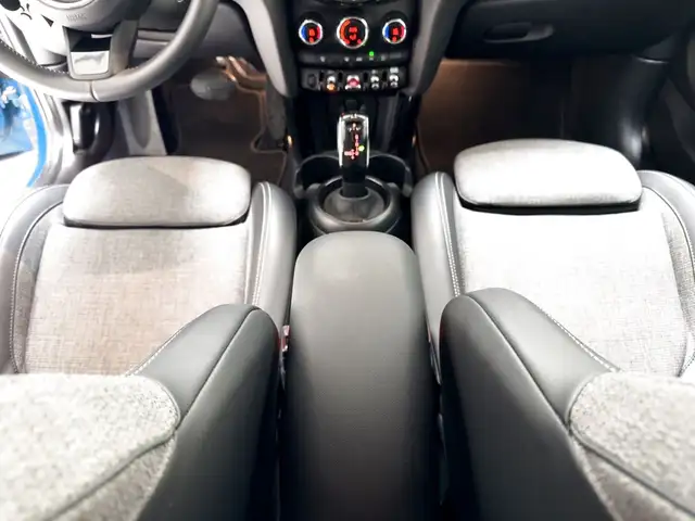 Mini Cooper Cooper view 14