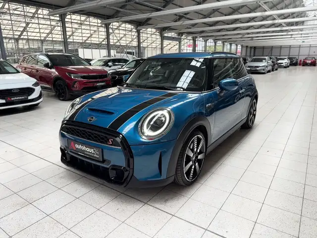 Mini Cooper Cooper view 3