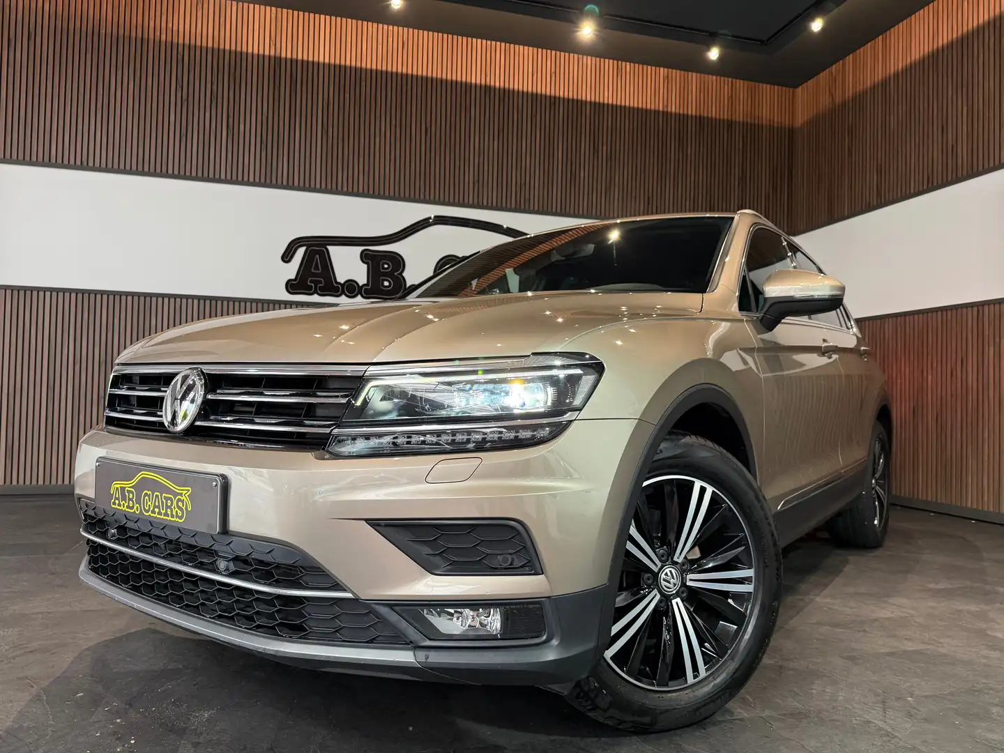 Volkswagen Tiguan 1.5 TSI Highline *AUTOMATIQUE*GARANTIE 12MOIS* Bronze - 1
