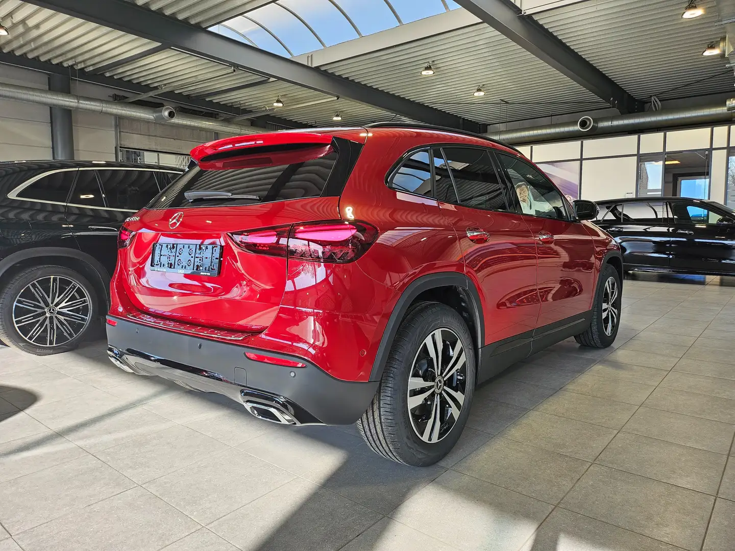 Mercedes-Benz GLA 200 d Luxury Line Červená - 2