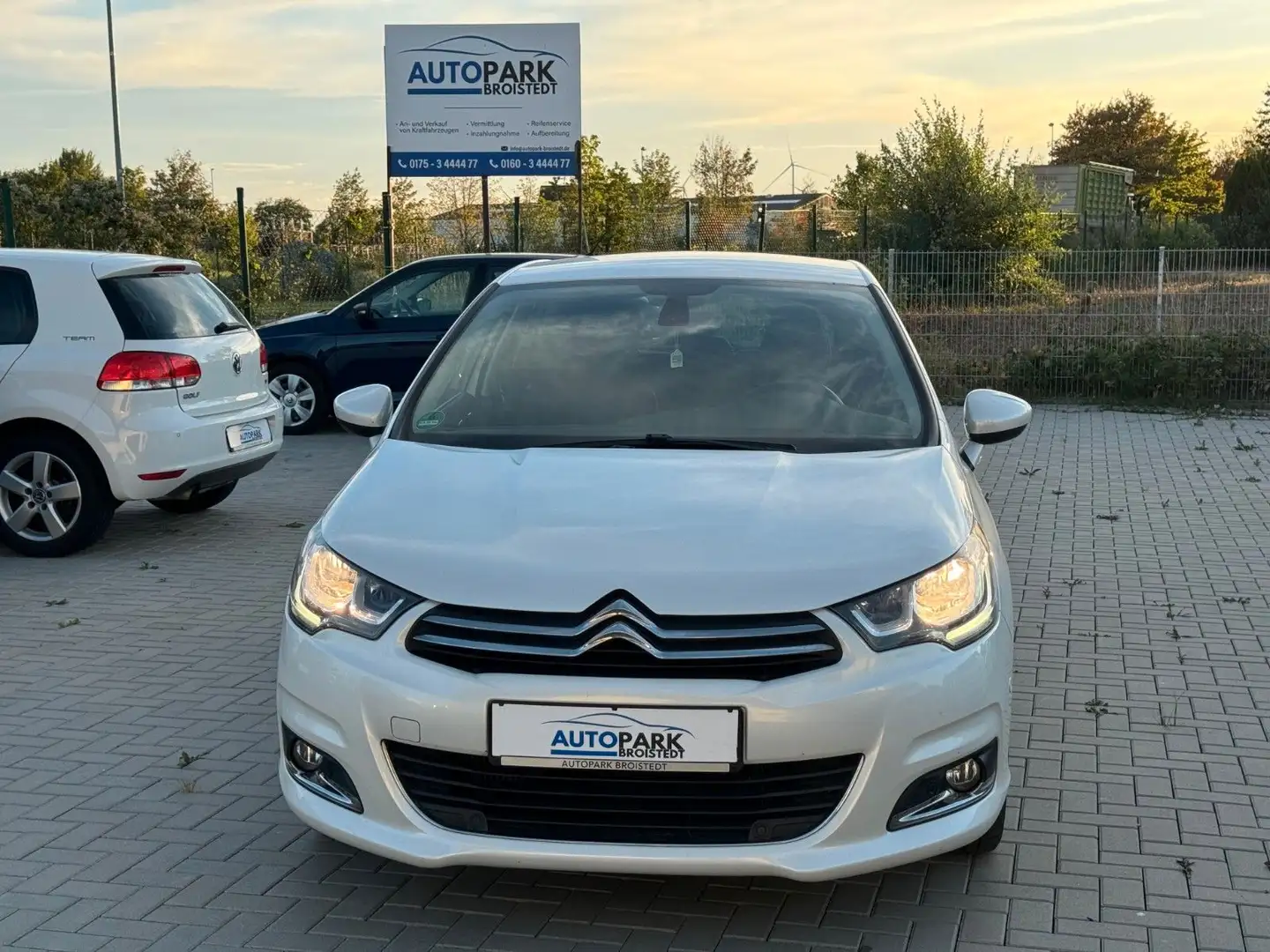 Citroen C4 Lim.Shine Automatik Massage/PDC/SHZ/Sound Blanc - 2