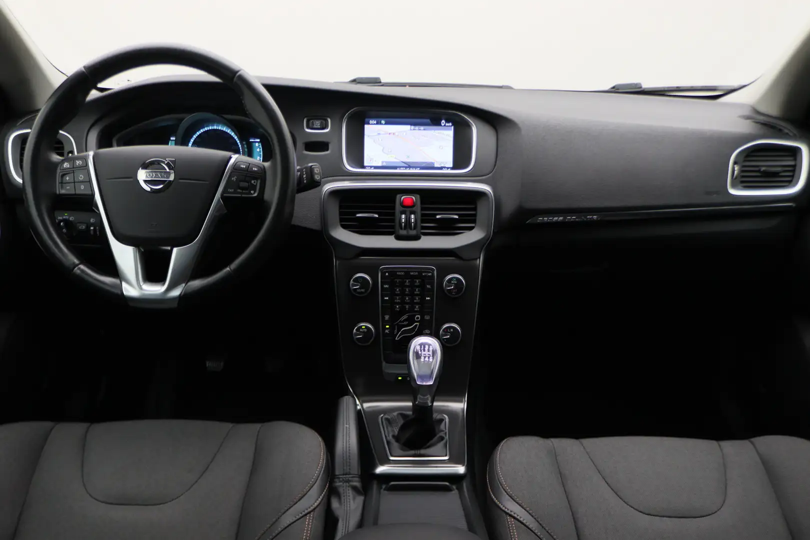 Volvo V40 Cross Country 1.6 T4 Momentum Panoramadak, Navigatie, Climate, C Wit - 2