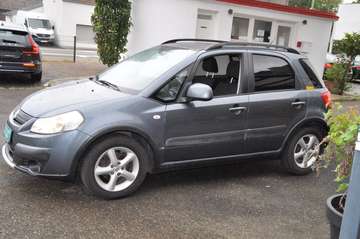 SX4 1.6 VVT 4x2 Comfort Dance Navi, AHK, 8x bereif