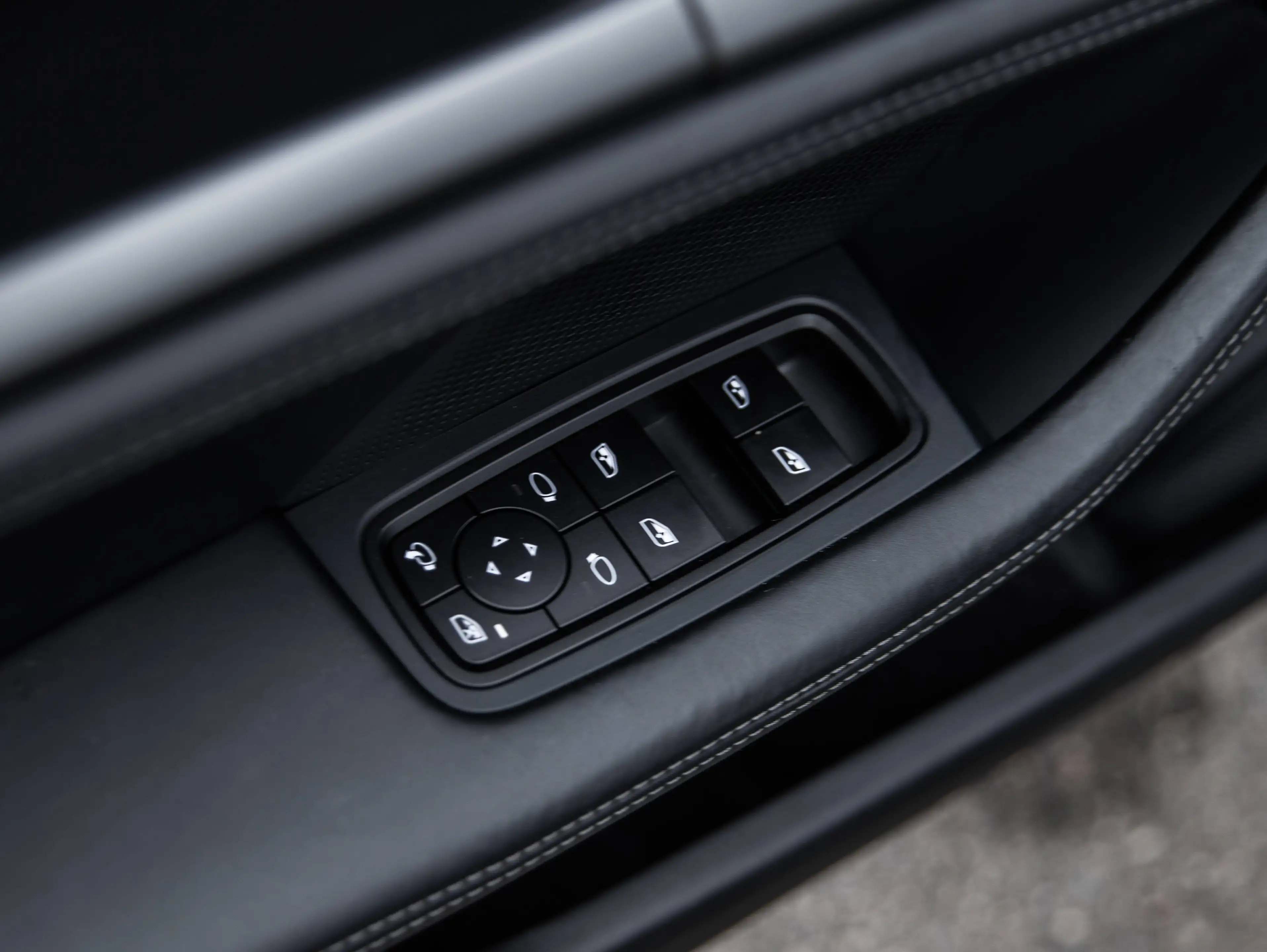 Porsche Taycan 4S Sport Turismo/PERF BATT+/CHRONO/AIR SUSP/MATRIX/BOSE/PANO/PORSCHE ENTRY/AMBIANCE/21"/14WAY+MEMORY — photo 33