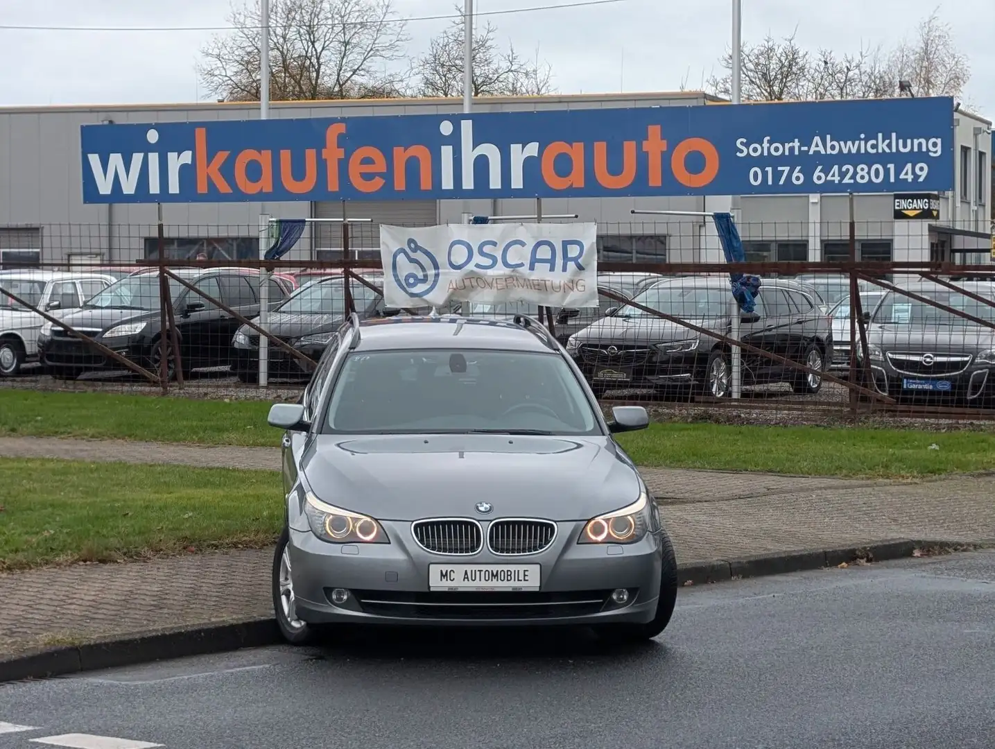 BMW 525 5 Touring 525d*KLIMA*TEMPOMAT*XENON*AHK !! Gris - 1