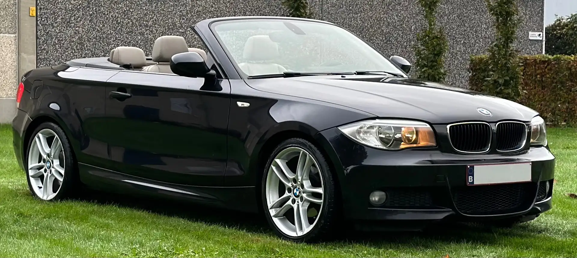 BMW 118 i M Pack Zwart - 1