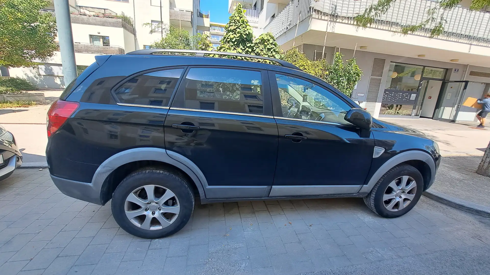 Chevrolet Captiva Captiva  LT 2,0 Ds. Aut. 4WD LT Schwarz - 2