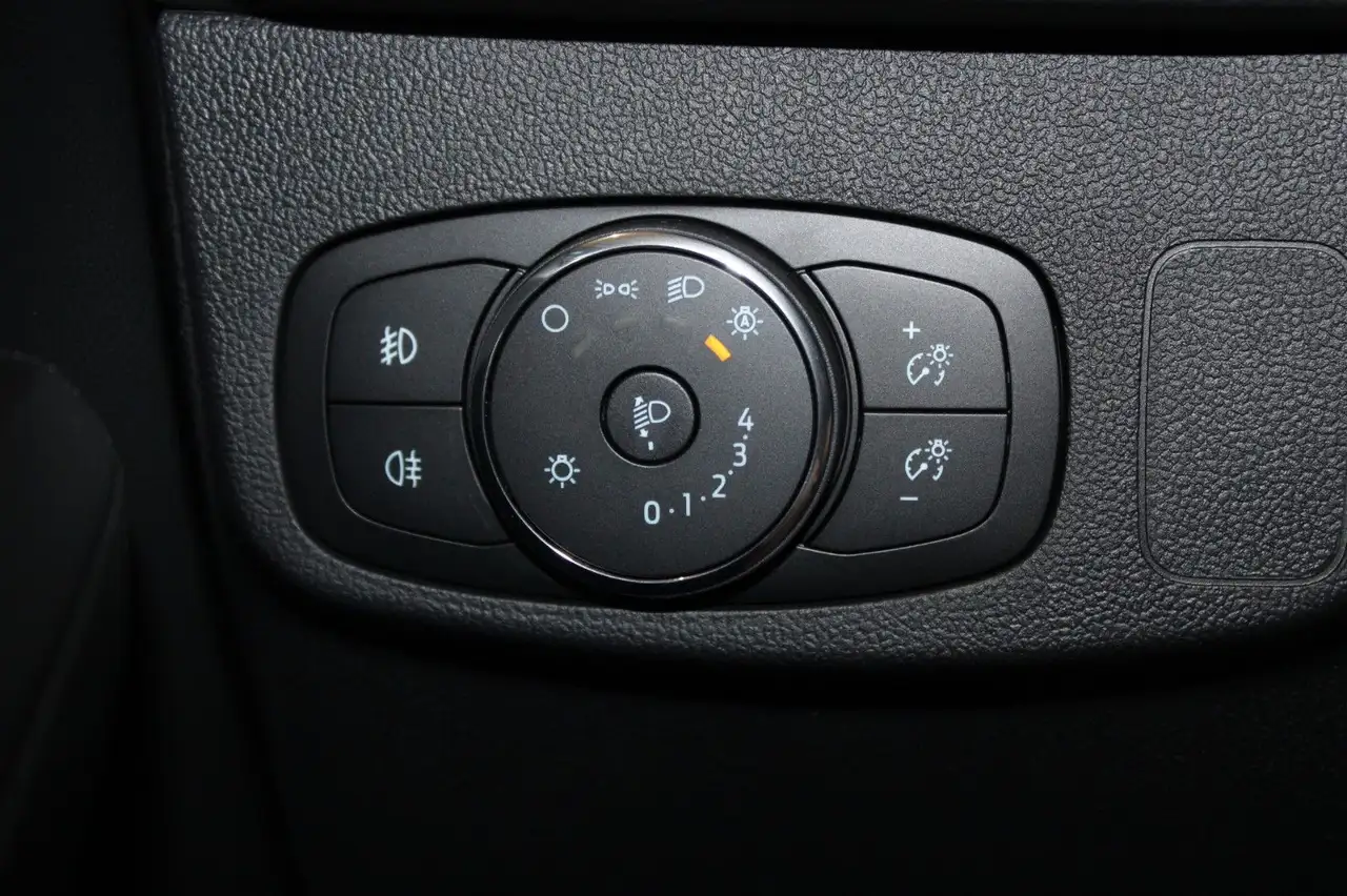 Ford Focus Hybrid ST-Line X Automatik Top Ausstattung 14