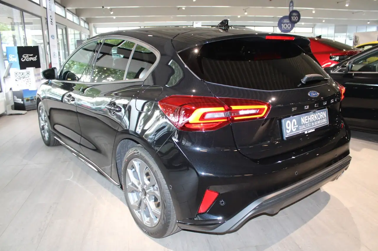 Ford Focus Hybrid ST-Line X Automatik Top Ausstattung 3