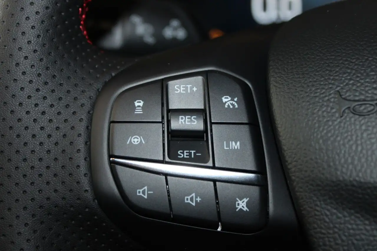 Ford Focus Hybrid ST-Line X Automatik Top Ausstattung 15