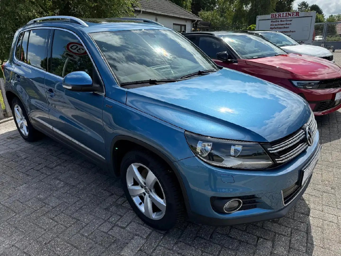 Volkswagen Tiguan Lounge Sport & Style BMT Blue - 1