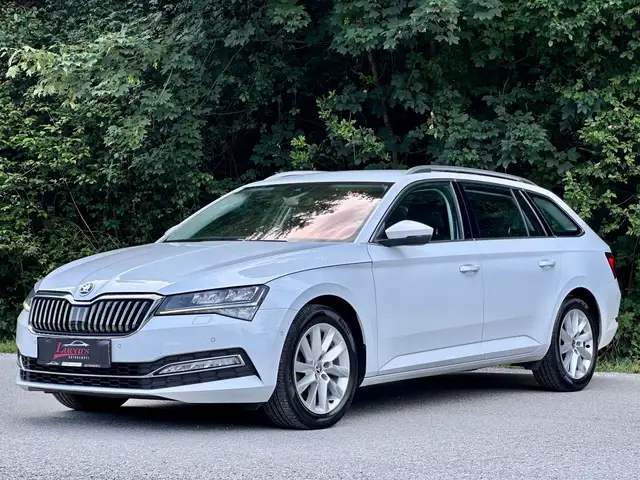Skoda Superb main image