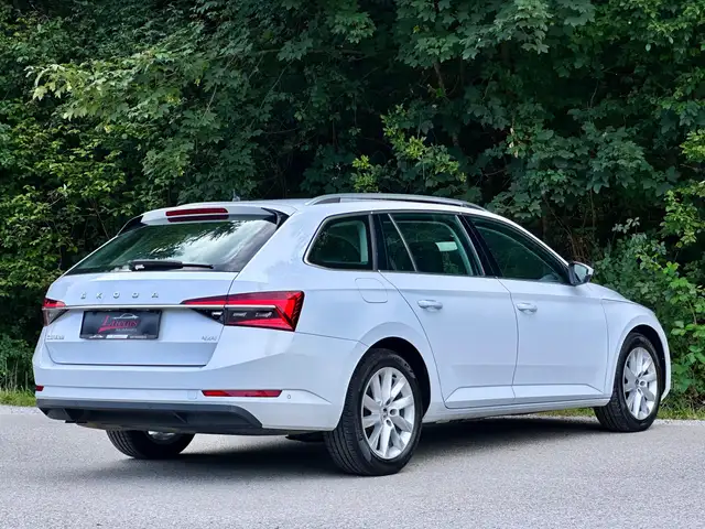 Skoda Superb view 2